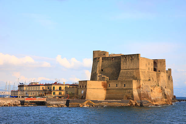 Castel dell’Ovo: la leggenda sul mare di Napoli a soli 9 minuti dalla nostra struttura